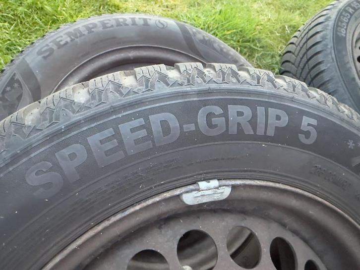 4 pneus hiver Semperit Speed Grip 5 sur jantes 15" 4 trous, Autos : Pièces & Accessoires, Pneus & Jantes, Pneu(s), Pneus hiver