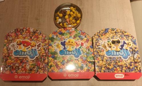 Lot de 3 boites Emoji avec une boîte de double., Hobby & Loisirs créatifs, Jeux de cartes à collectionner | Autre, Comme neuf