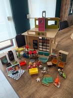 Poppenhuis met accessoires, Verzamelen, Poppenhuizen en Toebehoren, Ophalen, Zo goed als nieuw, Poppenhuis