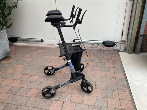 TOPRO TROJA WALKER. ROLLATOR 300 euro, Diversen, Rollators, Gebruikt, Lichtgewicht, Opvouwbaar, Ophalen