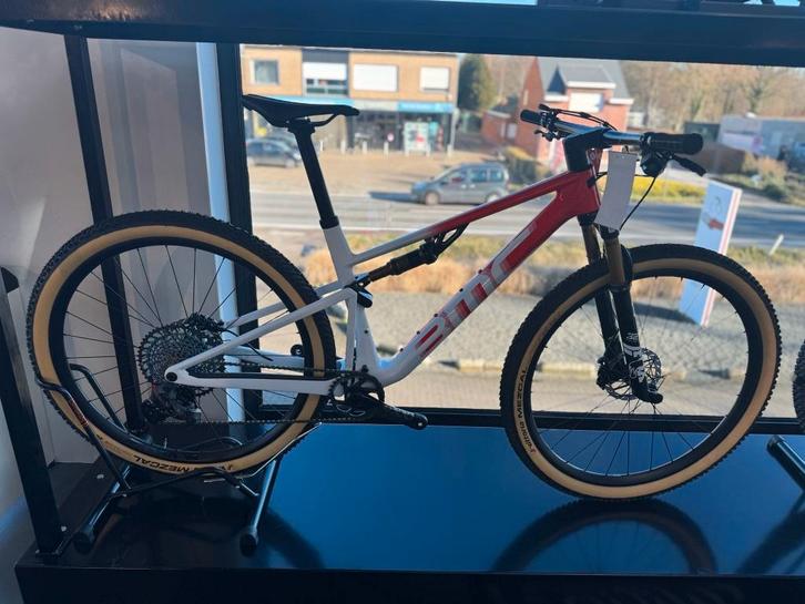 BMC FOURSTROKE FS01 LTD RED WHITE - MAAT M – 2023, Fietsen en Brommers, Fietsen | Racefietsen, Nieuw, Ophalen