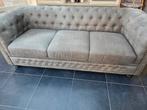 Chesterfield 3-zits vintage grijs taupe met knoopsluiting, Huis en Inrichting, Zetels | Zetels, Ophalen, Zo goed als nieuw