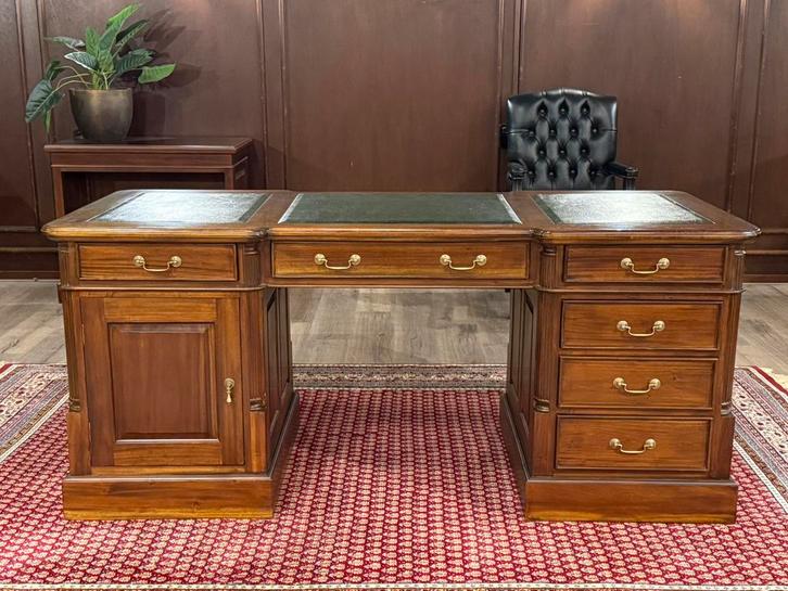 Klassiek Engels bureau #556, Huis en Inrichting, Bureaus, Zo goed als nieuw, Bureau, Ophalen of Verzenden