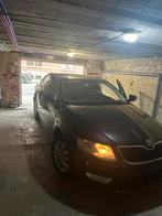 Skoda octavia, Auto's, Voorwielaandrijving, Euro 5, Stof, Zwart