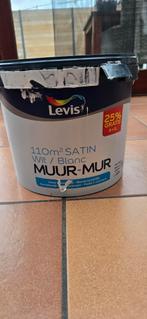 Levis witte satijn muurverf, Ophalen