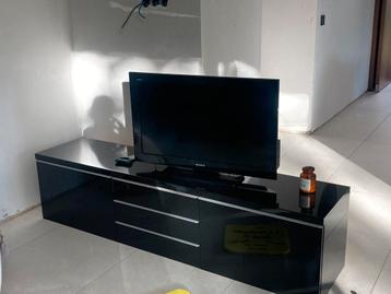 Zwart ikea tv meubel beschikbaar voor biedingen