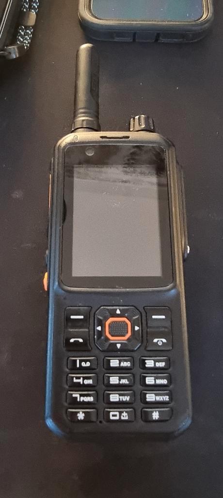 Inrico T320 (V1) PoC Handheld Portofoon, Telecommunicatie, Portofoons en Walkie-talkies, Gebruikt, Accessoires, Met broekklem