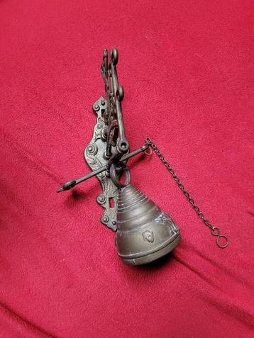 Cloche ancienne en bronze/laiton beschikbaar voor biedingen