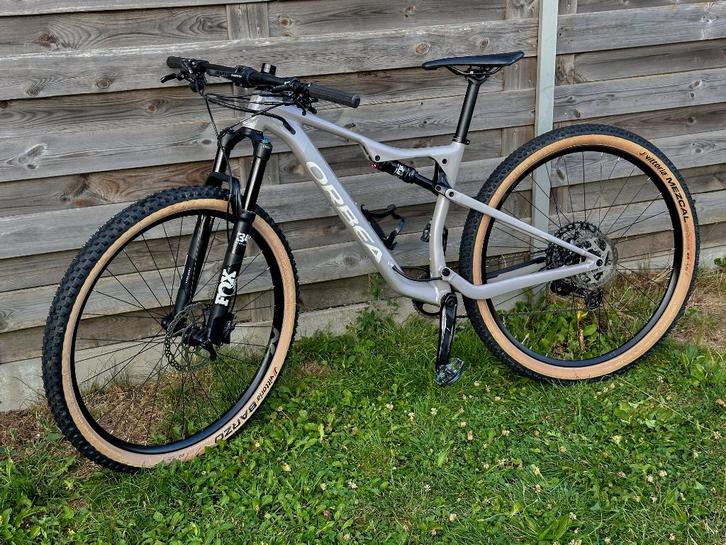 Orbea Oiz H20 – MTB Full Suspension 2022 + Gratis Extra’s, Fietsen en Brommers, Fietsen | Mountainbikes en ATB, Zo goed als nieuw