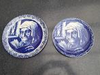 1 of 2 bord Delfts blauw Boch 25/28.5 cm oude dame bril+boek, Antiek en Kunst, Ophalen of Verzenden