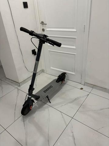 Envivo elektrische scooter met oplader beschikbaar voor biedingen