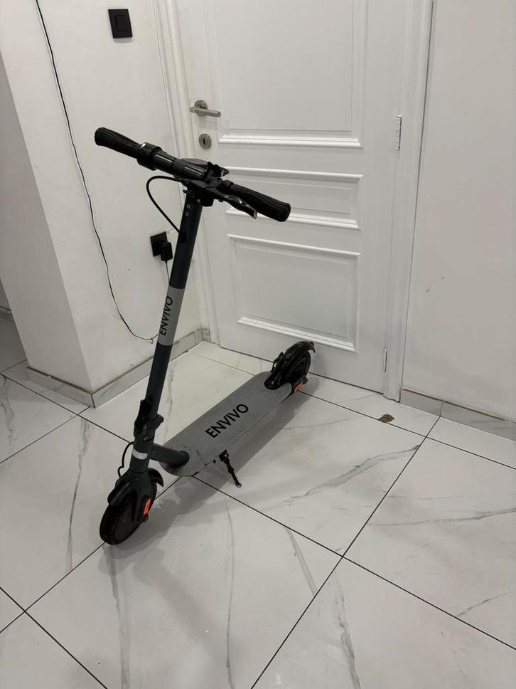 Envivo elektrische scooter met oplader, Fietsen en Brommers, Steps, Zo goed als nieuw, Elektrische step (E-scooter), Ophalen