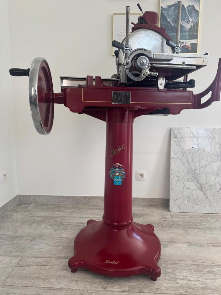 Machine de découpe Berkel restaurée à pied, Articles professionnels, Stock & Retail | Franchise, Revente & Distribution, Enlèvement