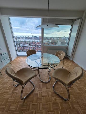  Exclusieve Glazen design tafel met lederen beklede stoelen  beschikbaar voor biedingen