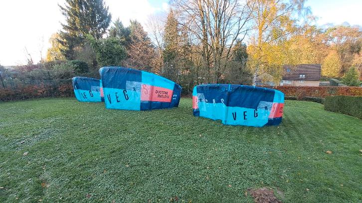 Duotone Vegas 2019 kitesurfpakket, Watersport en Boten, Kitesurfen, Gebruikt, Kite, 9 m², Geen board, Ophalen