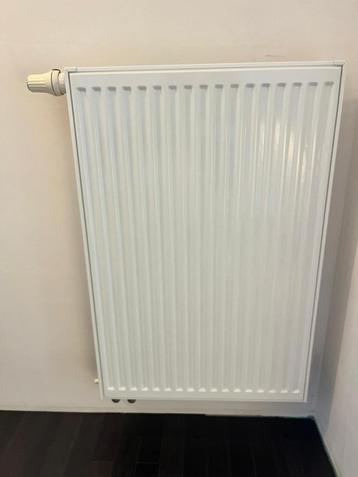 Superia radiator 900 x 600 disponible aux enchères