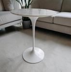 1970s Eero Saarinen Knoll International Tulip bijzet tafel, Huis en Inrichting, 45 tot 60 cm, Overige materialen, Minder dan 55 cm