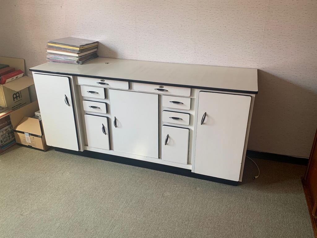 Retro kastje, Ophalen, Zo goed als nieuw