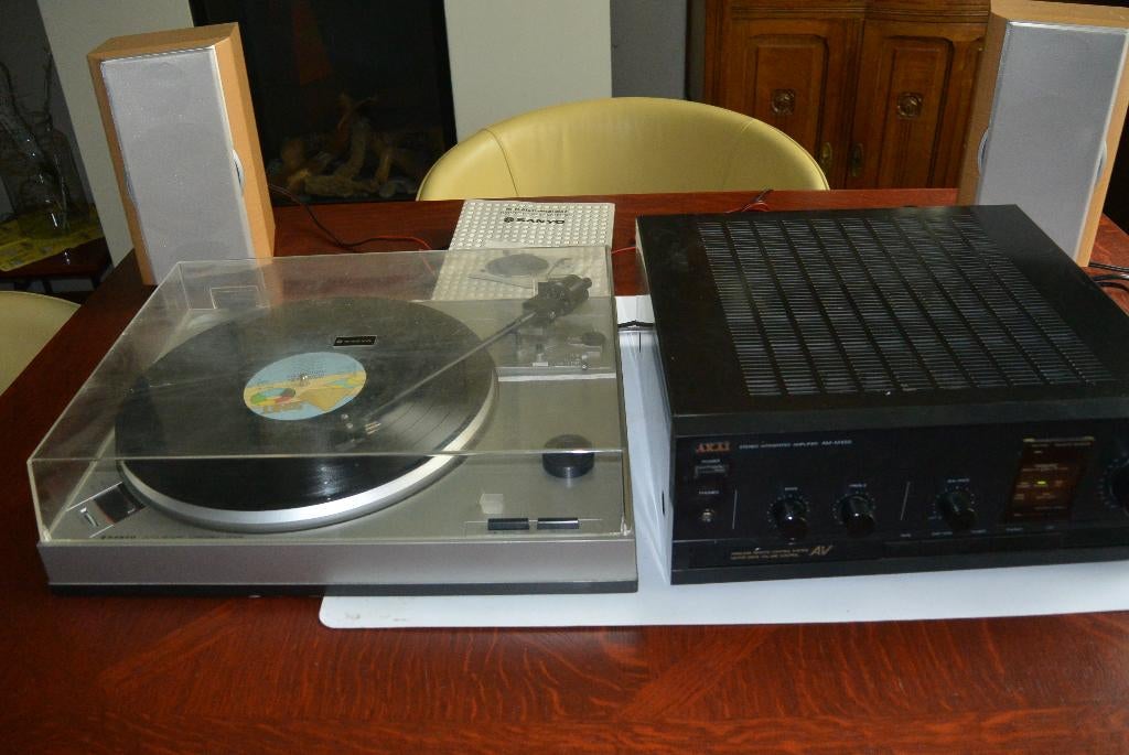 Kwaliteits stereoset met platenspeler,versterker en speakers, Ophalen, Gebruikt, Losse componenten, Akai