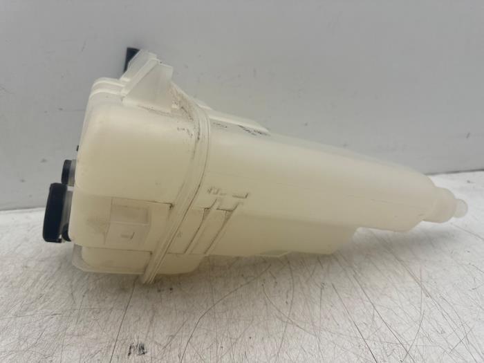 Réservoir d'expansion d'un Toyota Hilux, -, 3 mois de garantie, Toyota, Utilisé