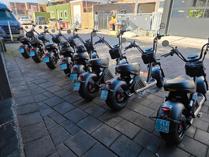 E Chopper à faible kilométrage, casque compris, prix à parti, Vélos & Vélomoteurs, Vélos & Cyclomoteurs Autre, Enlèvement