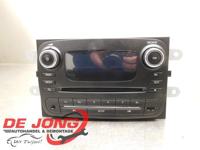 Radio CD Speler van een Opel Vivaro, Auto-onderdelen, Elektronica en Kabels, Opel, Gebruikt, 3 maanden garantie, Ophalen of Verzenden