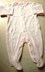 NOUVEAU - pyjama en velours rose pastel - Bout'chou - T 68, Neuf, Bout'chou, Enlèvement ou Envoi, Vêtements de nuit ou Sous-vêtements