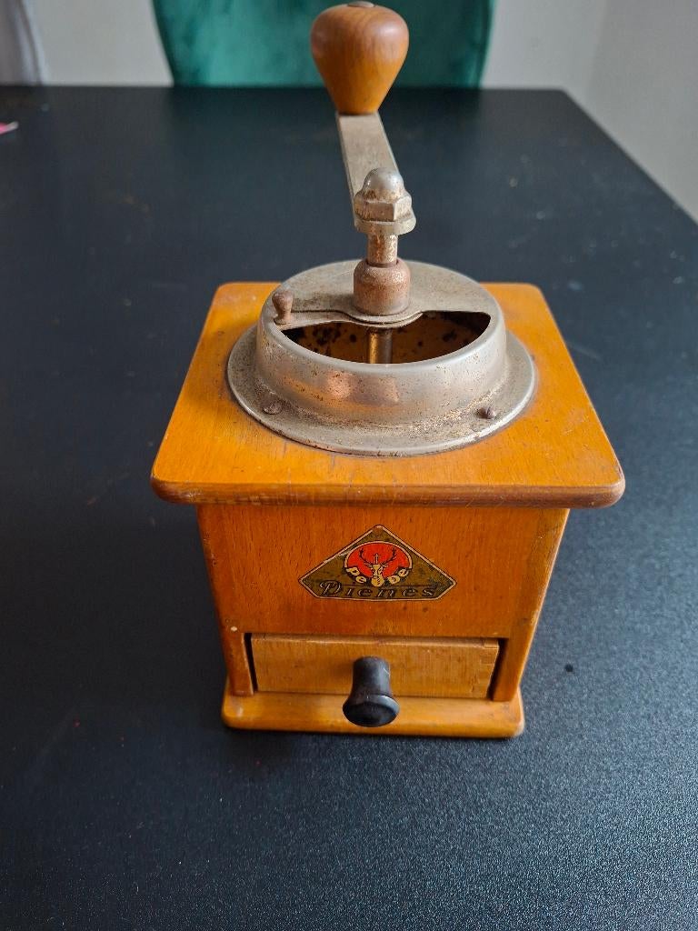 7 Ancien Moulin à café, Enlèvement