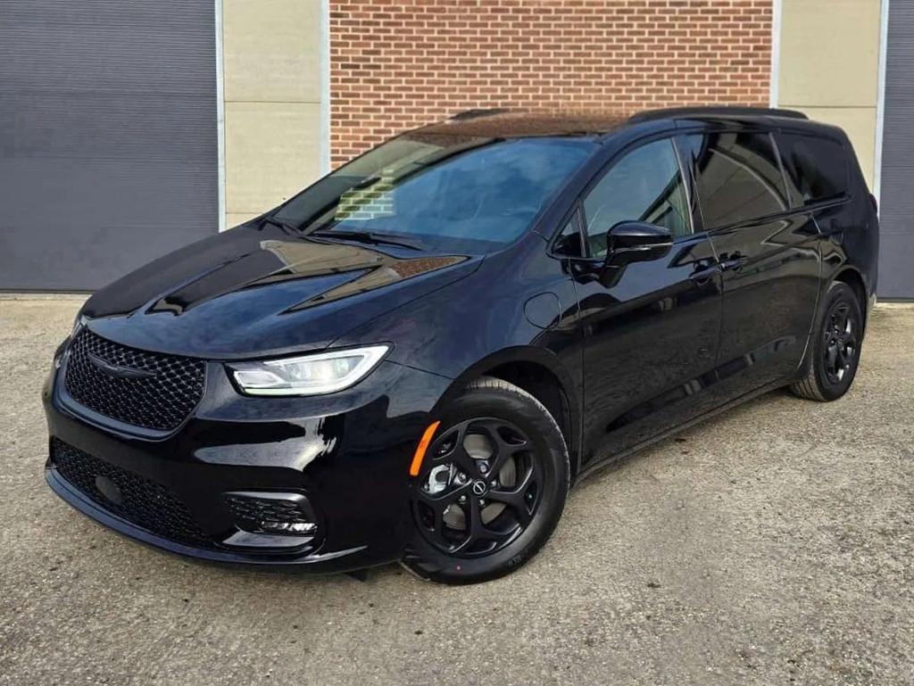 Chrysler Pacifica HYBRID LIMITED 3.6 L - V6 €74.900 excl b, 260 pk, Zwart, Overige kleuren, Berline