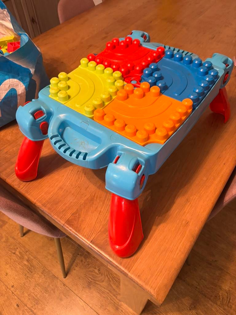 Plooibare speeltafel met mega blokken, Ophalen, Zo goed als nieuw