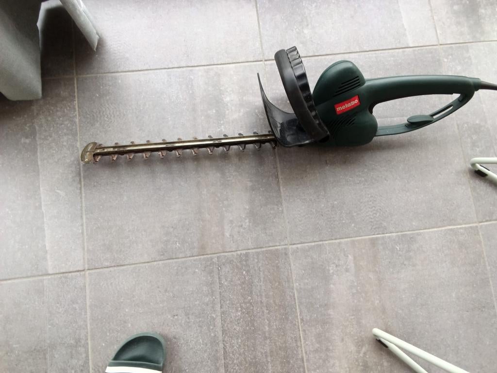 Weinig gebruikte haagschaar, Ophalen