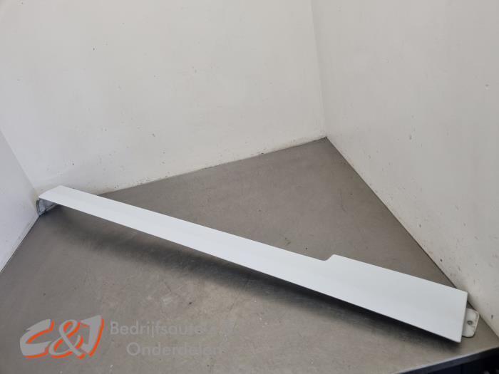 Bande décorative d'un Mercedes Vito, Autos : Pièces & Accessoires, Carrosserie & Tôlerie, Mercedes-Benz, Utilisé, 3 mois de garantie