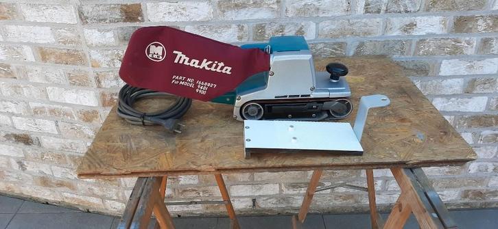 Ponceuse, ponceuse à bande, ponceuse Makita, Bricolage & Construction, Outillage | Ponceuses, Comme neuf, Ponceuse à bande, 600 à 1200 watts