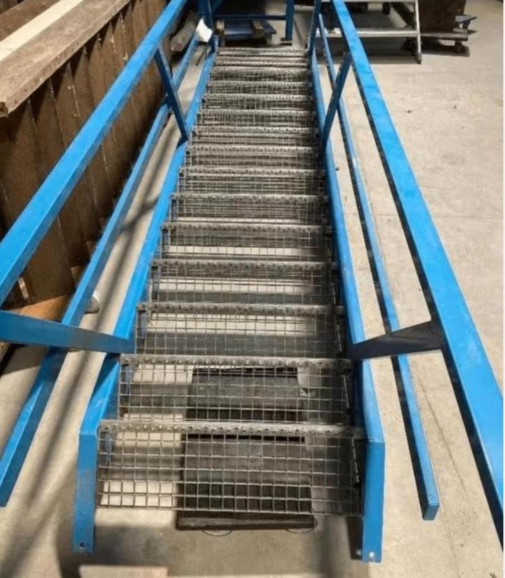 trap blauw STOW 2 leuningen, Bricolage & Construction, Échelles & Escaliers, Utilisé, Escalier, Enlèvement