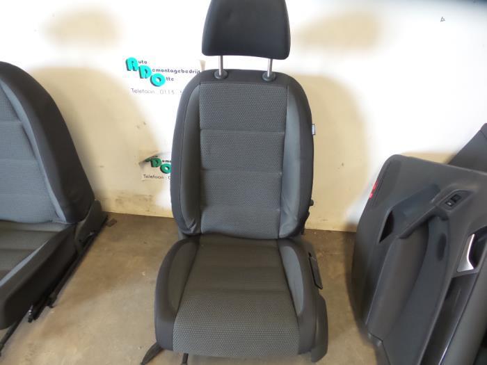 Stoel links van een Volkswagen Golf (Golf 09-), Auto-onderdelen, Interieur en Bekleding, Gebruikt, 3 maanden garantie, Ophalen of Verzenden