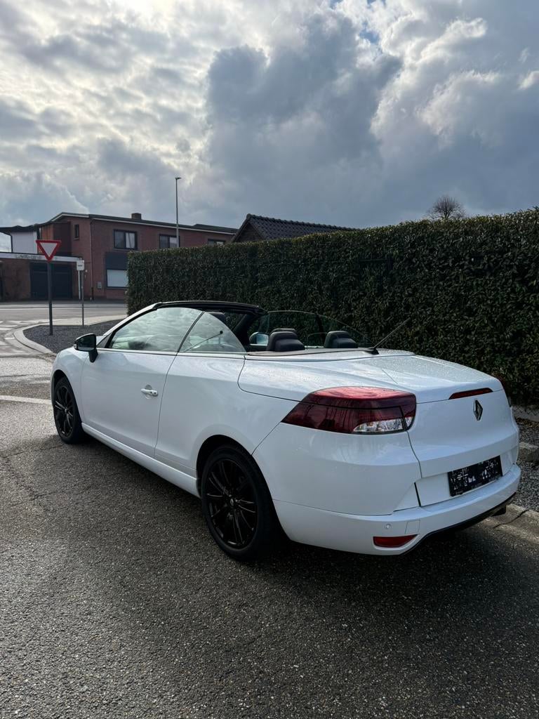 Renault Megane cabrio 1.9Dci Monaco gp 130pk, Auto's, Zwart, 4 cilinders, Wit, Leder
