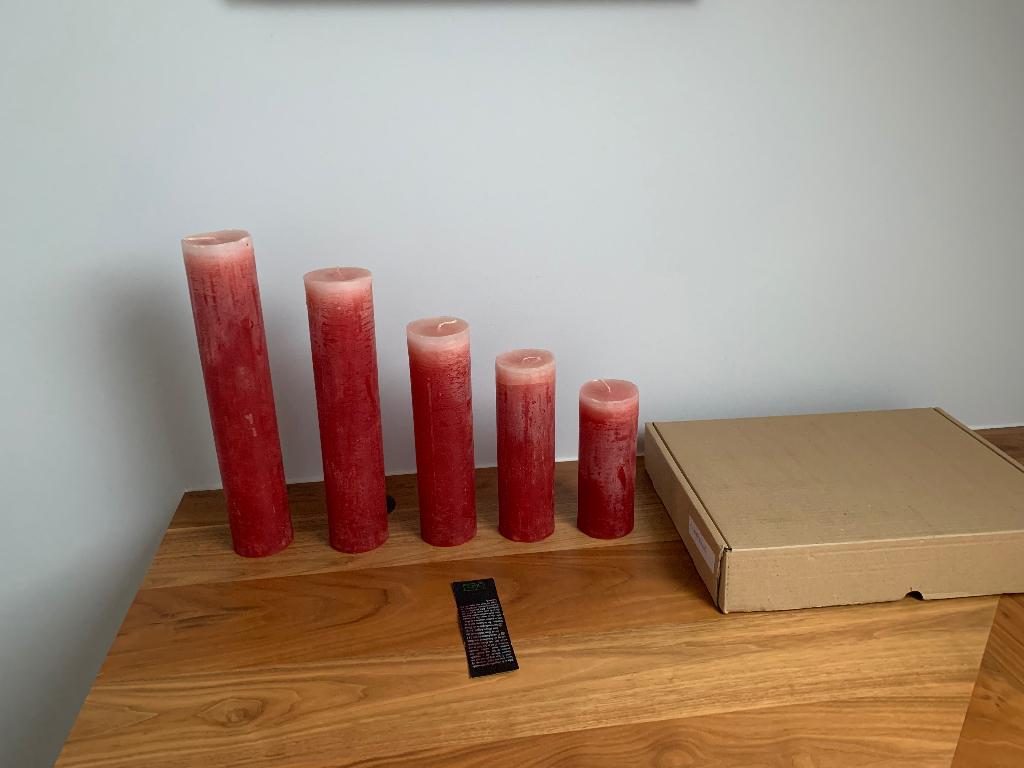 Bika Design : Set de 5 bougies originales floraison ouverte, Maison & Meubles, Neuf, Rouge, Bougie, Autres matériaux