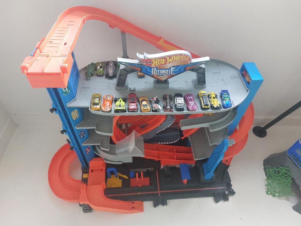 Hot wheels Ultimate Racebaan (haai) met auto's, Ophalen, Hot Wheels, Racebaan, Gebruikt