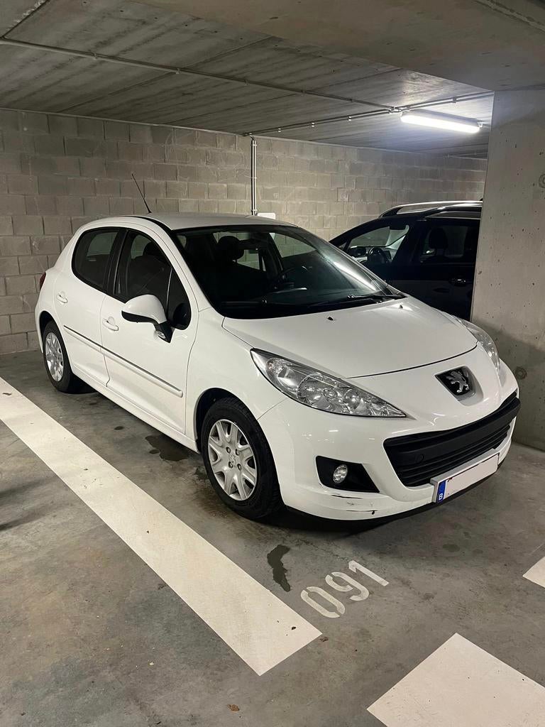 Peugeot 207+  1.4 Benzine, Auto's, Voorwielaandrijving, Euro 5, Stof, Zwart