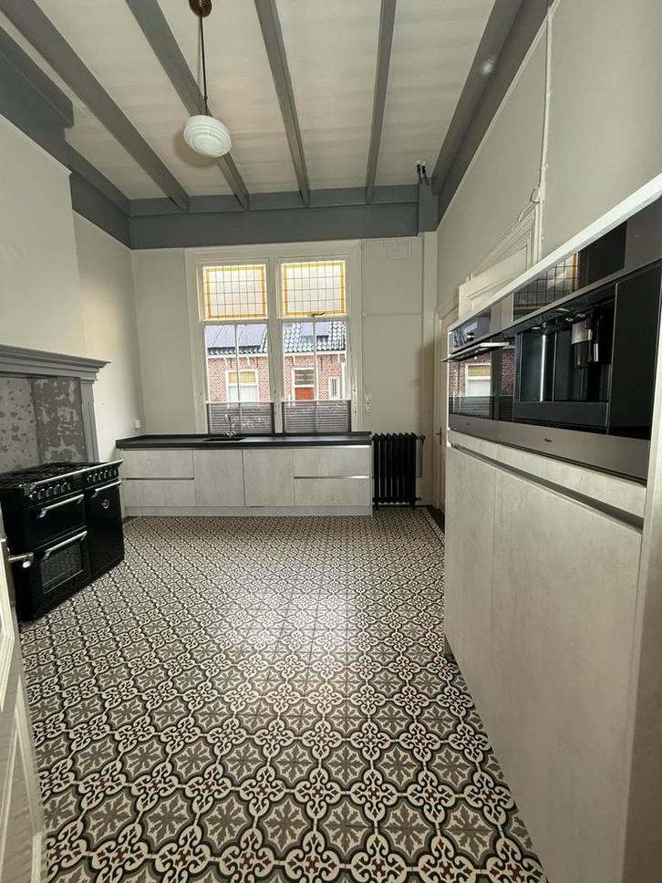 Cuisine droite soignée + armoire murale + DÉMONTÉE, Maison & Meubles, Cuisine | Cuisines complètes, Cuisine à mur double, Autres couleurs