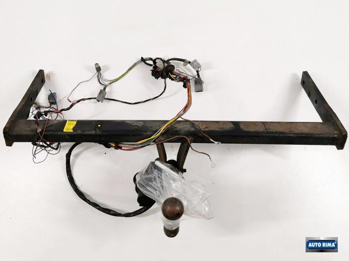 Crochet d'attelage d'un Volvo S80, -, 3 mois de garantie, -, -