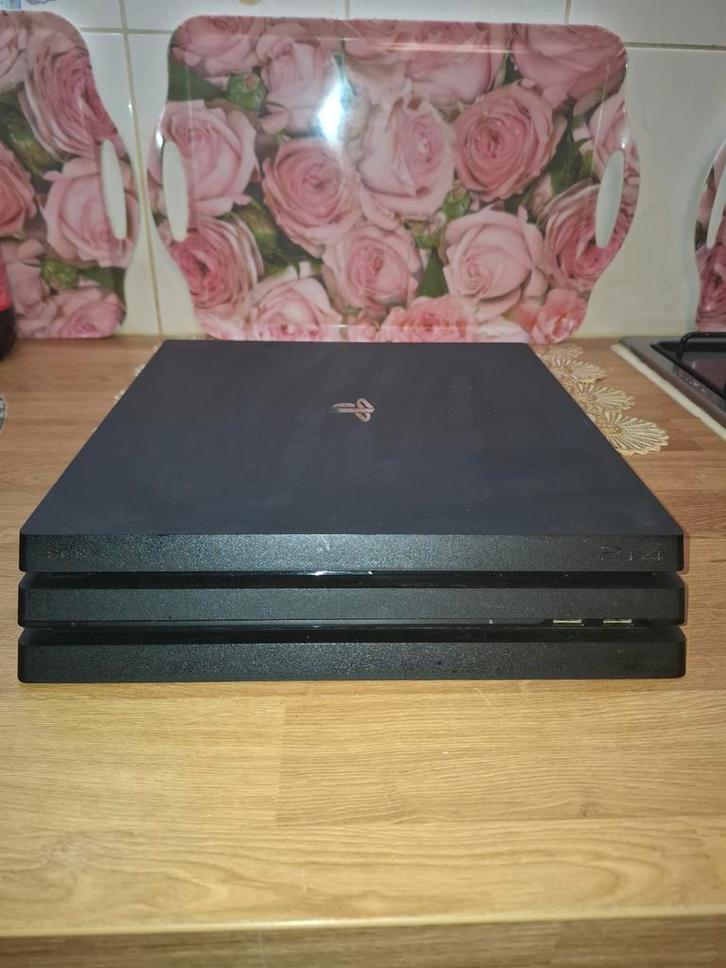 PS4 Pro 1TB – Zeer stille console – 1 controller + kabel-TOP, Games en Spelcomputers, Spelcomputers | Sony PlayStation 4, Pro