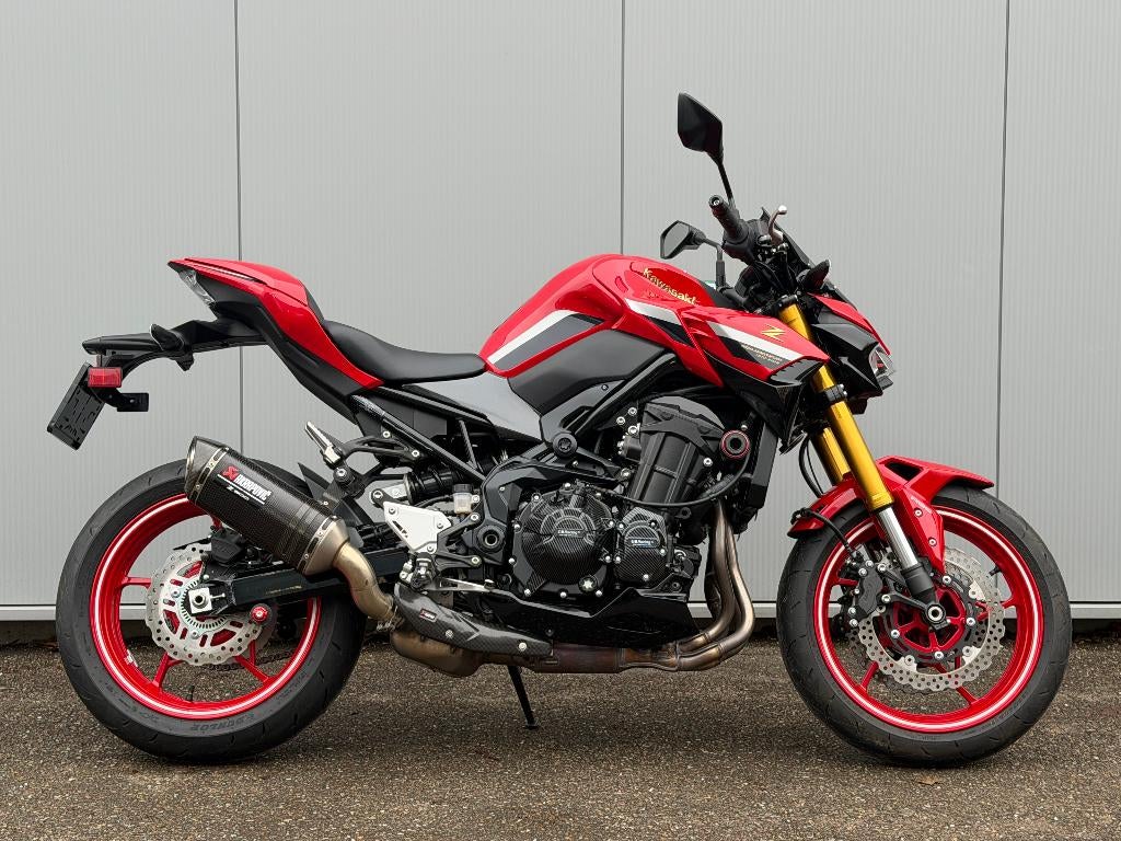 Kawasaki Z 900 Édition Performance/Akrapovic/Carbone --A2, Motos, Entreprise, Plus de 35 kW, 948 cm³, Permis Moto A2 minimum