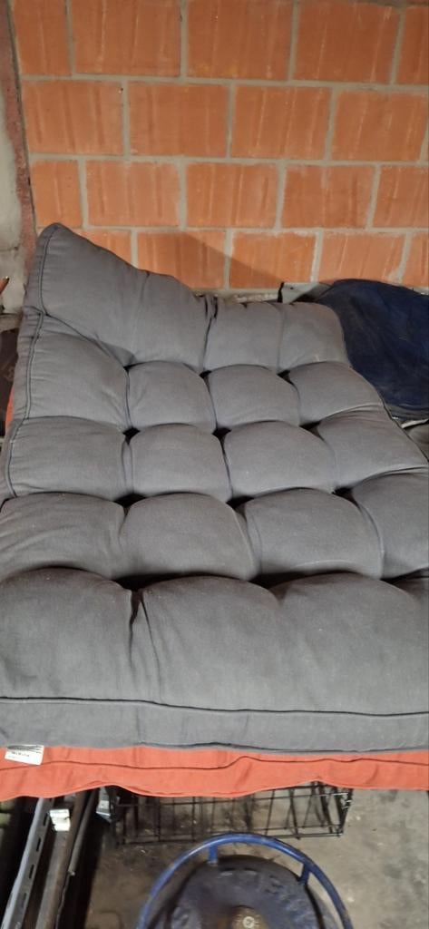 Palletkussen, Ophalen