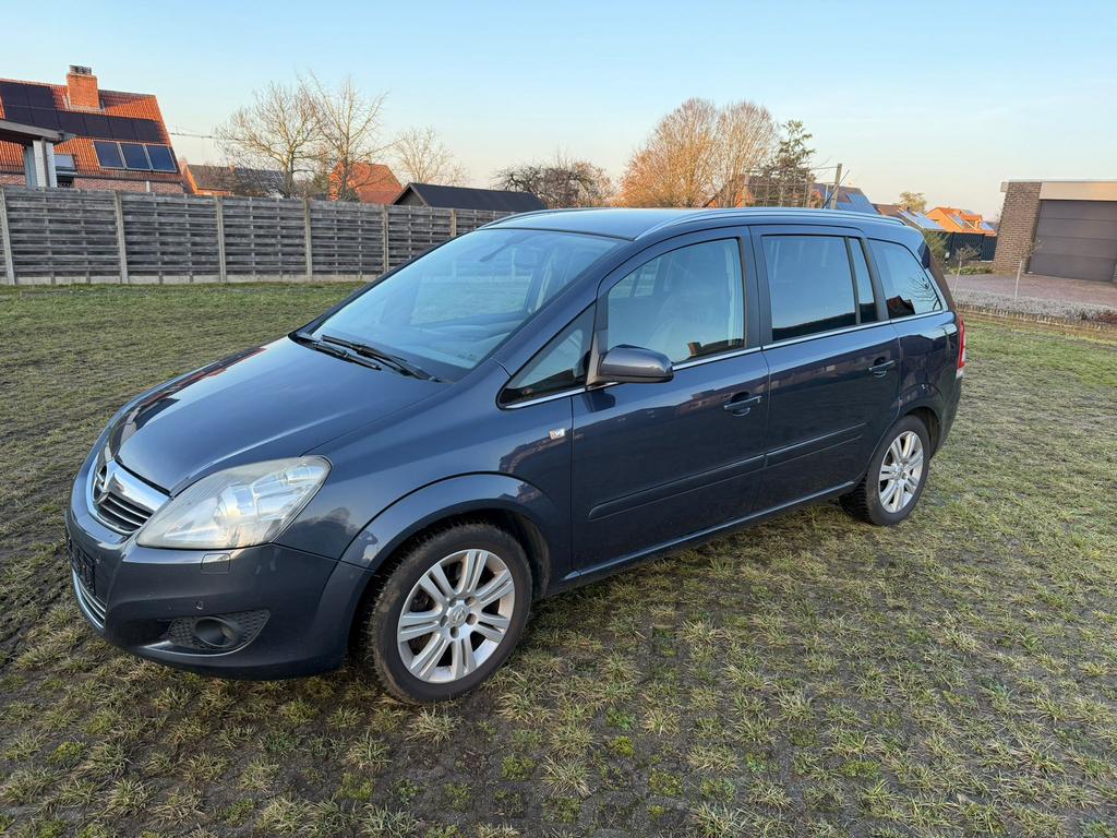 Opel Zafira 2.2 benzine 2009 135.000km 7zits automaat, Auto's, Monovolume, Zwart, Leder en Stof, Zafira