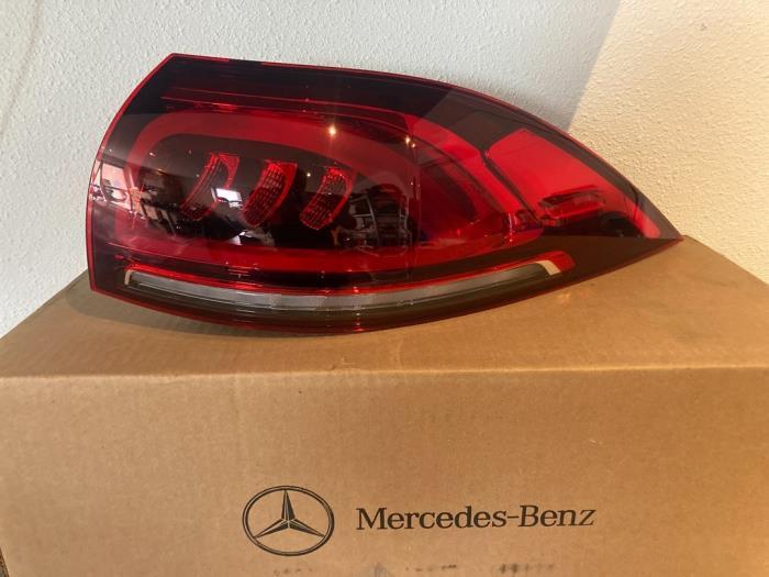 Achterlicht rechts van een Mercedes GLE, Auto-onderdelen, Verlichting, Mercedes-Benz, Nieuw, 3 maanden garantie, Ophalen of Verzenden