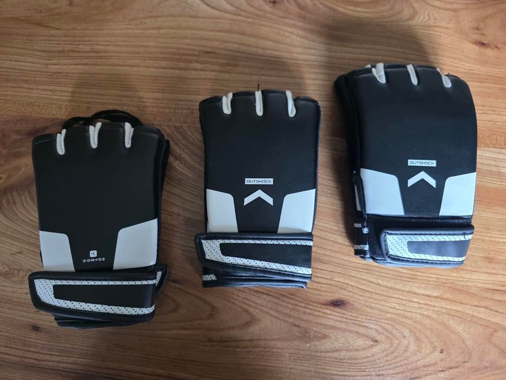 Gants de boxe OUTSHOCK 100 pour l'entraînement en taille M,, Sports & Fitness, Taille M, Enlèvement ou Envoi