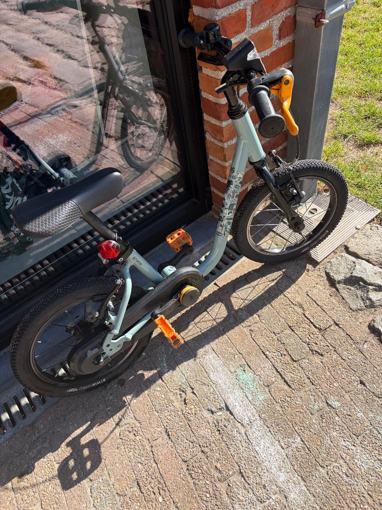 Kinderfiets 14 inch, Fietsen en Brommers, Ophalen, B-twin, Gebruikt, Minder dan 16 inch
