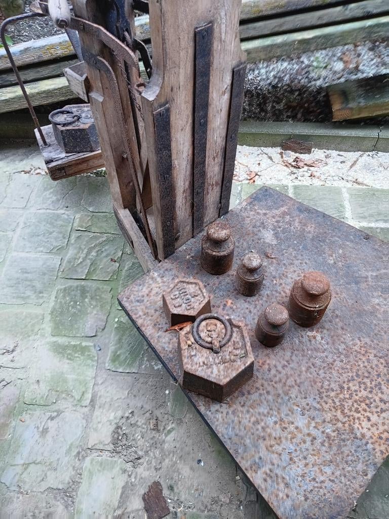 Vintage weegschaal, Ophalen