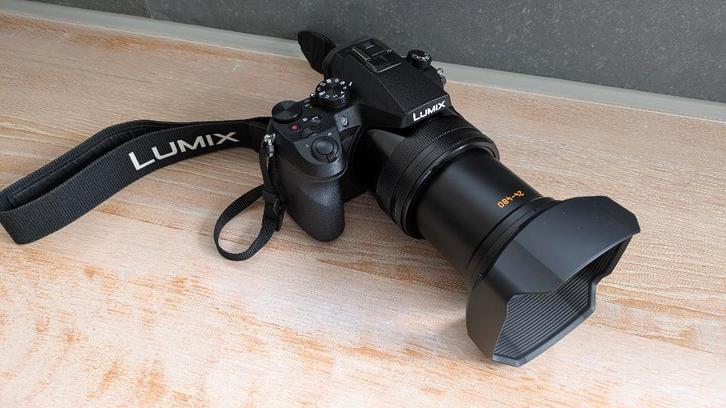 Panasonic Lumix DMC-FZ2000, TV, Hi-fi & Vidéo, Appareils photo numériques, Comme neuf, Compact, Autres Marques, 8 fois ou plus